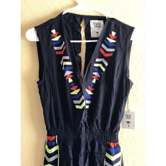 Tasi Malibu ASHLEY Embroidered Plunging Jumpsuit  Size Small Black $99 NGA - Picture 11 of 12